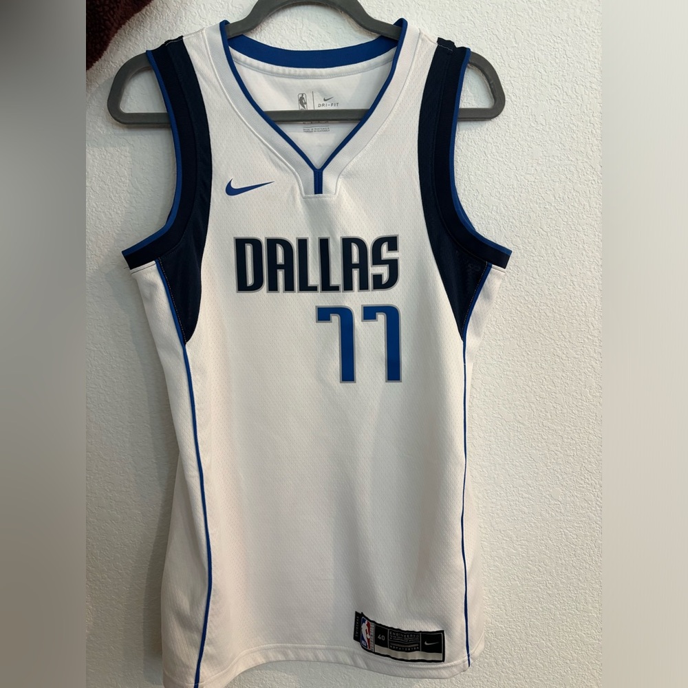 Men’s Doncic Mavericks Jersey Nike Dri Fit